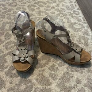 Biostep Beige Leather Floral Wedges